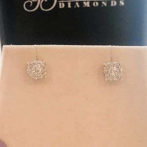 SOLD!! 💎EFFY💎 14k White Gold Diamond Cluster Stud Earrings 0.50TCW 💙EUC